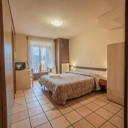 Hotel Dimora Fresilia 2*